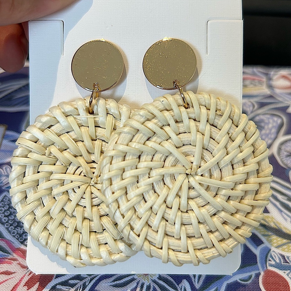 šHOST PICKšHandmade Rattan Geometric Pattern Earrings - Picture 2 of 2